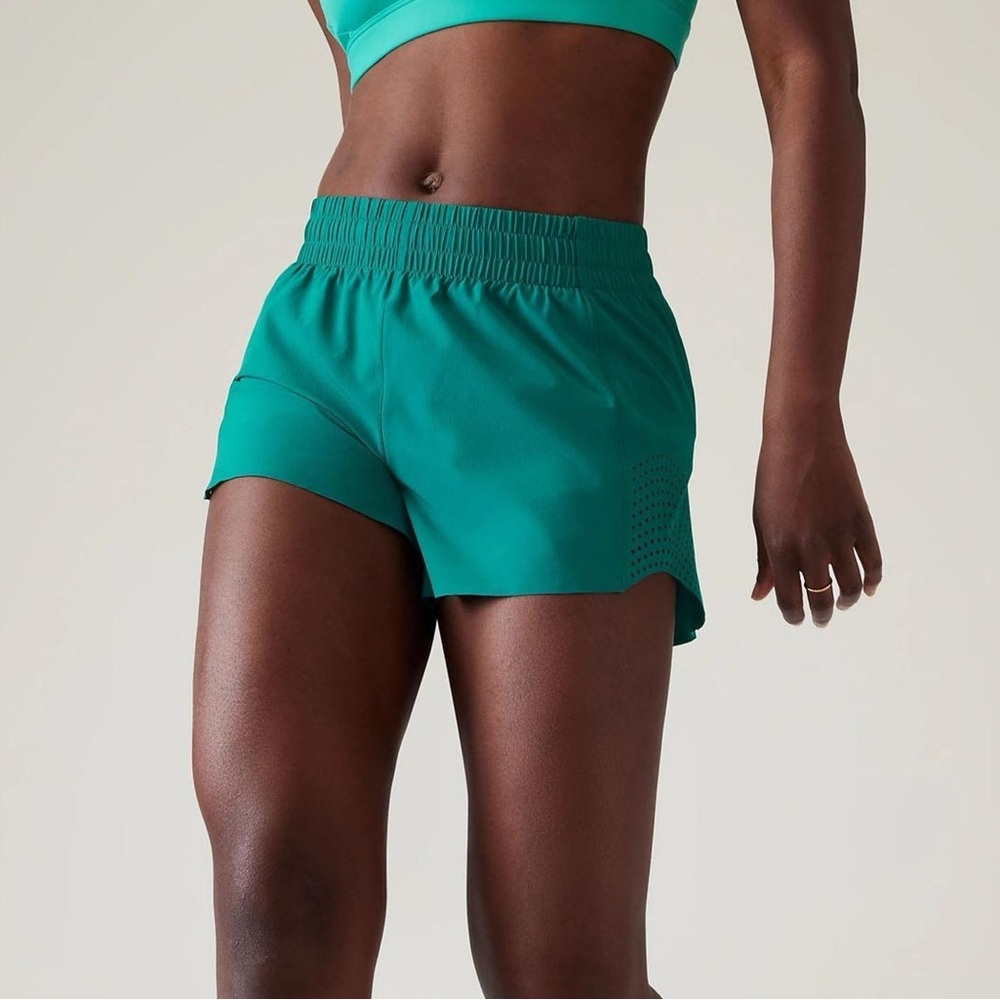 Athleta Hustle 3” Green Shorts